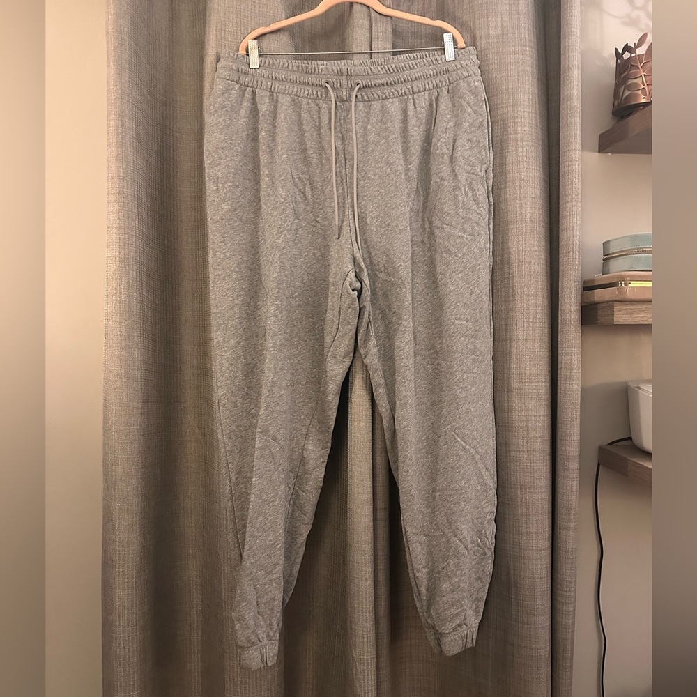 Yitty Light Gray Jogger Sweatpants